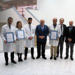 El Consejero de Salud y Familias entrega la certificación ‘excelente’ de la Agencia de Calidad Sanitaria a los Laboratorios del Hospital San Cecilio