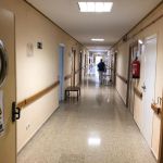Comienzan los traslados de pacientes con coronavirus desde el nuevo Clínico (PTS) al antiguo hospital de la Avenida Madrid