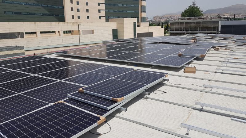 El Clínico San Cecilio avanza en sus proyectos para incrementar la producción de energía limpia y mejorar su eficiencia energética