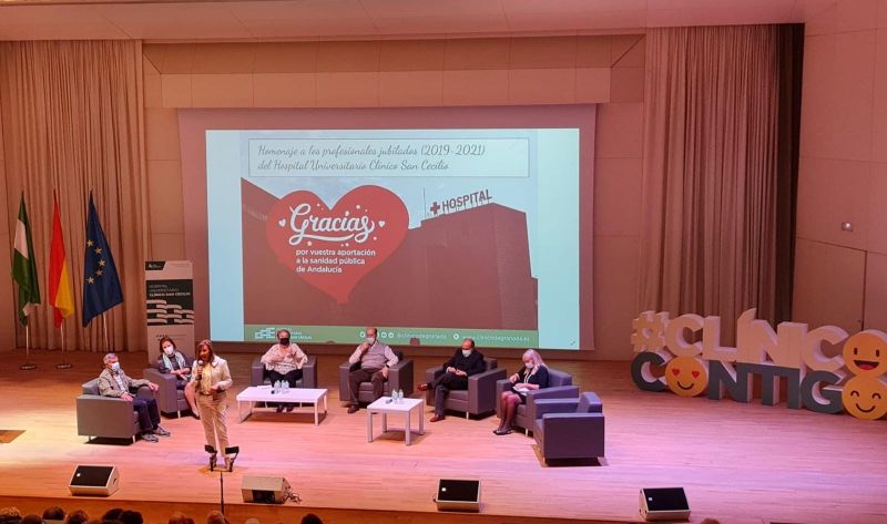 El Clínico San Cecilio homenajea a sus cerca de 400 profesionales sanitarios jubilados en los últimos tres años