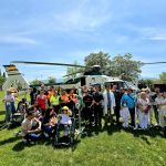 El Clínico San Cecilio celebra el Día de la Infancia Hospitalizada con la visita de Bomberos, Protección Civil, Guardia Civil y profesionales del Aeropuerto