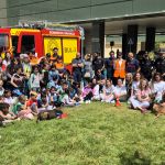 El Clínico San Cecilio celebra el Día de la Infancia Hospitalizada con profesionales de emergencias, seguridad y protección civil
