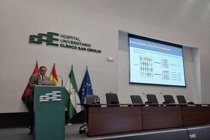 El prestigioso radiólogo Luis Martí-Bonmatí imparte una ponencia abierta a residentes y profesionales sanitarios del hospital