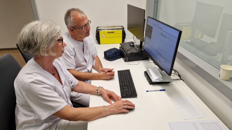 El Clínico San Cecilio facilita la realización de electroencefalogramas en el Hospital de Santa Ana, evitando desplazamientos al paciente