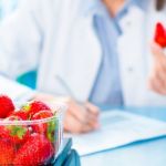 GESTIÓN DE INOCUIDAD ALIMENTARIA EN RESTAURACIÓN HOSPITALARIA EN BASE A LOS REQUISITOS ESPECÍFICOS DE LA NORMA UNE-EN ISO 22000:2018 ED.3