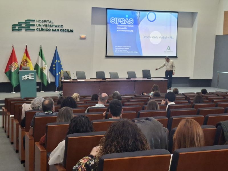 El Clínico San Cecilio acoge una formación en desescalada verbal para prevenir agresiones a profesionales