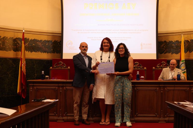 La Asociación Española de Vacunología reconoce un estudio realizado en el Clínico San Cecilio