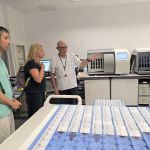 Responsables sanitarios de Asturias conocen el modelo de patología digital de Granada