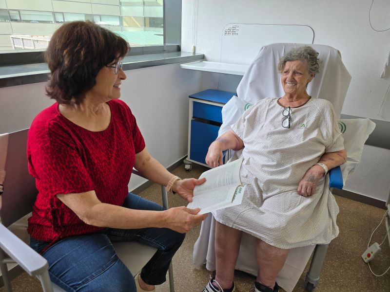 El Clínico San Cecilio y la Plataforma de Pacientes firman un convenio para impulsar el voluntariado