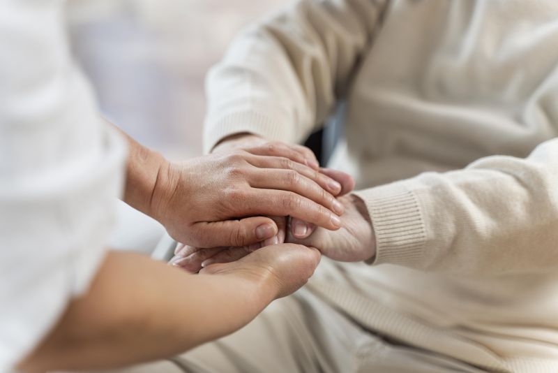 El Clínico San Cecilio refuerza la atención y seguimiento de las personas en riesgo