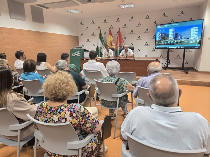 El Clínico San Cecilio reúne a pacientes y profesionales para visibilizar la disfonía espasmódica