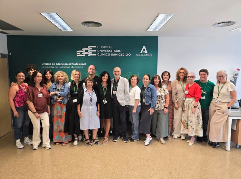 El Hospital Clínico San Cecilio facilita la firma digital de los contratos de sus profesionales