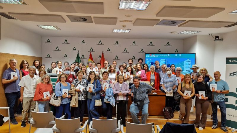 El Clínico San Cecilio acoge la presentación de una guía para vivir mejor con enfermedades autoinmunes