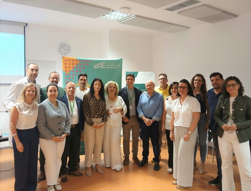 El Clínico San Cecilio aborda la cirugía robótica desde la experiencia de profesionales y pacientes